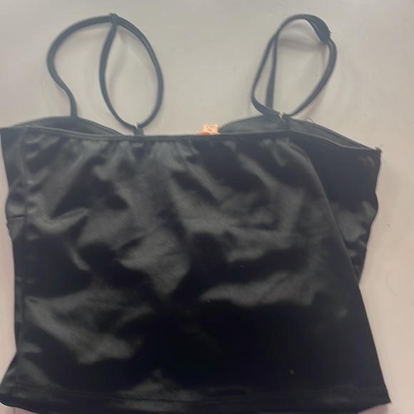 peach puff black button crop top - Picture 2 of 3